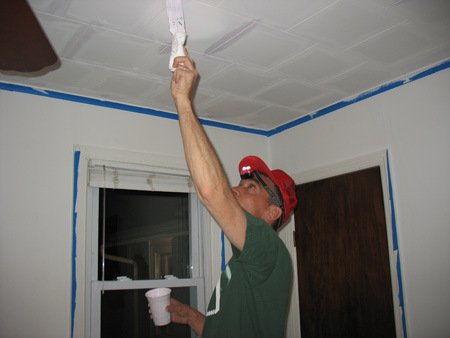 Как обновить потолок из плитки