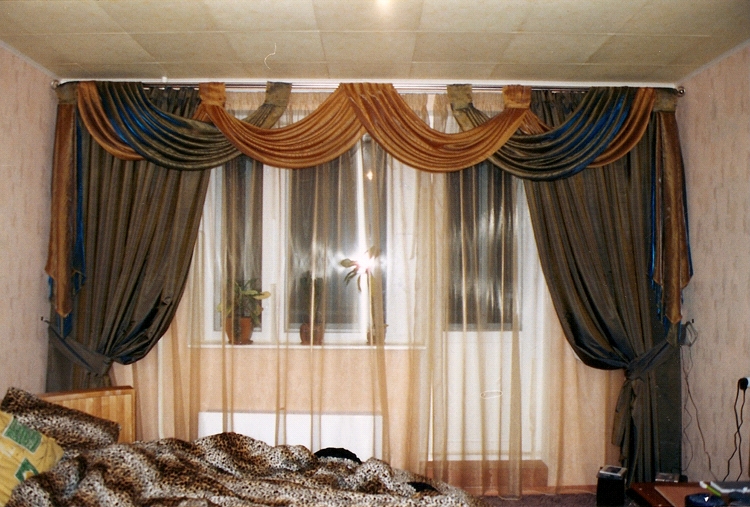 Дизайн малеханькой спальни с балконом