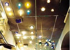 размещение точечных осветительных приборов на потолке
